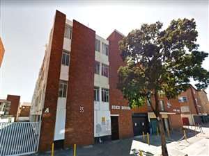 Bachelor apartment in Kempton Park Central