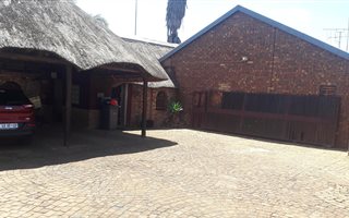 4 Bedroom House in Doornpoort and surrounds