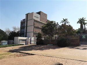 2116 m² Commercial space in Monument Park