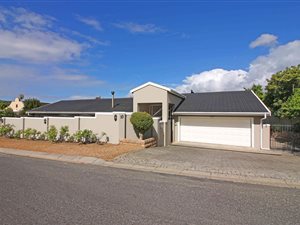 5 Bed House in Door de Kraal