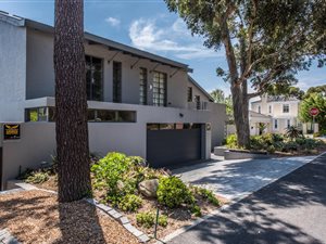 4 Bed House in Rondebosch
