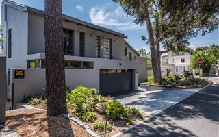 4 Bedroom House in Rondebosch