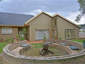4 Bed House in Quellerina