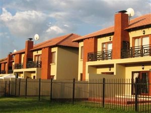 3 Bed Townhouse in Pretorius Park