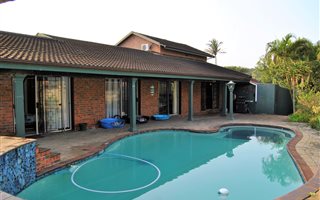 4 Bedroom House in Meerensee