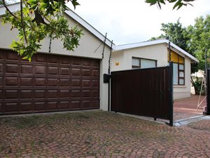 6 Bed House in La Colline