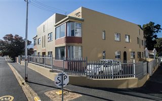 2 Bedroom Apartment in Strand South
