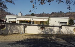 3 Bedroom House in Alan Manor