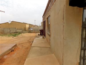 2 Bed House in Duduza