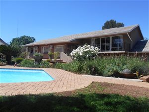 6 Bed House in Flamwood