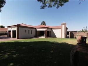 4 Bed House in Flora Gardens