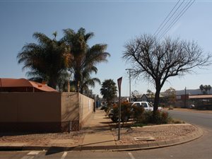 1546 m² Commercial space in East Lynne