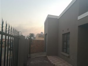 3 Bed House in Tsakane