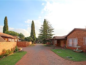 3 Bed Townhouse in Birchleigh North