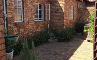 3 Bedroom Simplex in Brackendowns