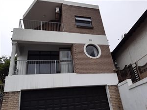 5 Bed House in Greenwood Park