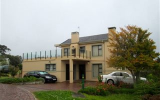 3 Bedroom House in Victoria Bay