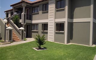 2 Bedroom Townhouse in Helderwyk