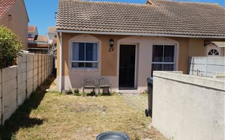 2 Bedroom House in Muizenberg