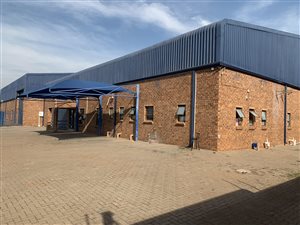 803 m² Industrial space in Monavoni