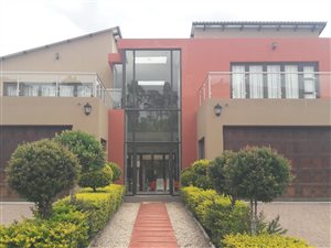 6 Bed House in Amandasig