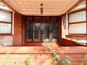3 Bed House in Kensington