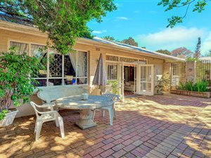 4 Bed House in Craighall Park
