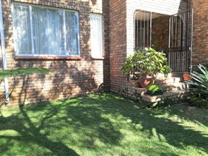 3 Bed Apartment in Moreleta Park