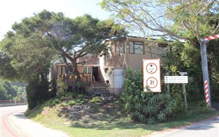 6 Bedroom House in Herolds Bay