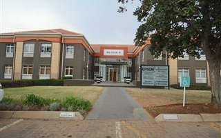 32 m² Office Space in Fourways