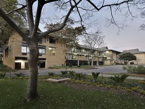 141 m² Commercial space in Waterfall Estate