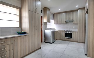 3 Bedroom House in Belmont Park