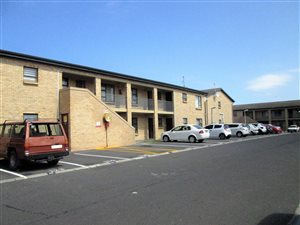 2 Bed Apartment in Gordons Bay Central