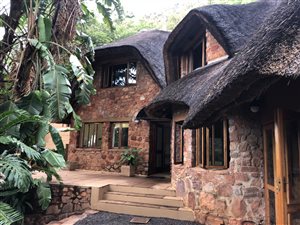 4 Bed House in Kosmos