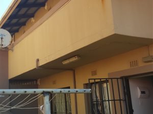 3 Bed Apartment in Isipingo Beach