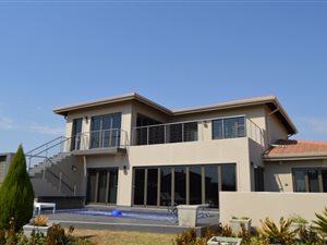5 Bedroom House in Loch Vaal
