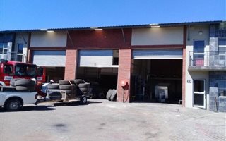 189 m² Industrial space in Commercia