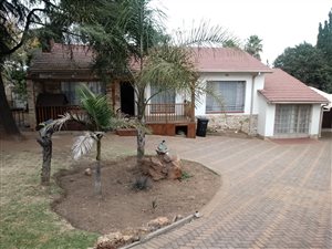 4 Bed House in Woodmere
