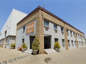 930 m² Commercial space in Ormonde