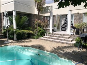 4 Bed House in Oakglen