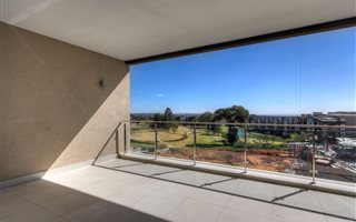 3 Bedroom Apartment in Houghton Estate