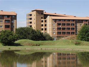 2 Bed Townhouse in Zwartkop