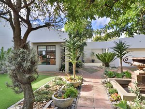 4 Bed House in Valmary Park