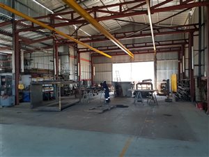 960 m² Commercial space in Alton