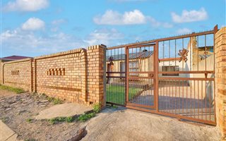 2 Bedroom House in Soweto Central