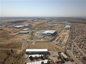 4738 m² Land available in Chloorkop