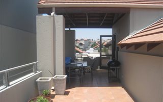 2 Bedroom Apartment in Fourways