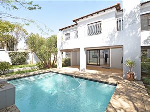3 Bed House in Cedar Lakes