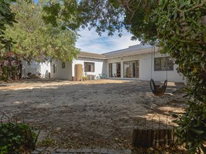 4 Bed House in Edgemead