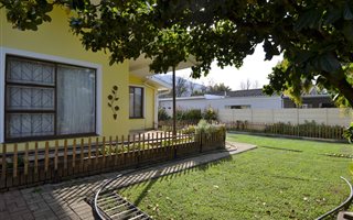 4 Bedroom House in Vrykyk
